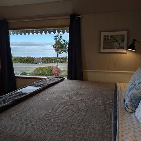 Juan De Fuca Waterfront Hotel & Cottages Сквім Екстер'єр фото