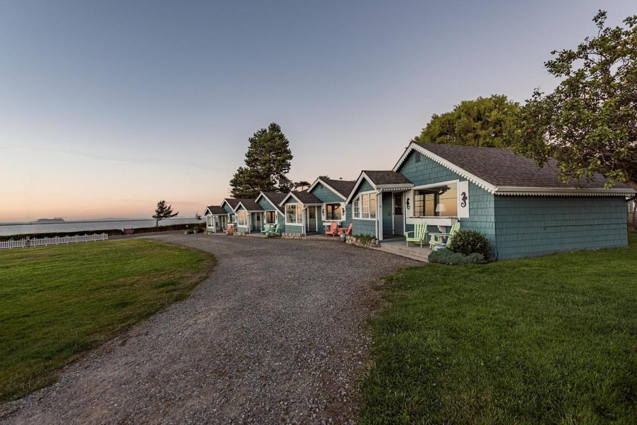 Juan De Fuca Waterfront Hotel & Cottages Сквім Екстер'єр фото