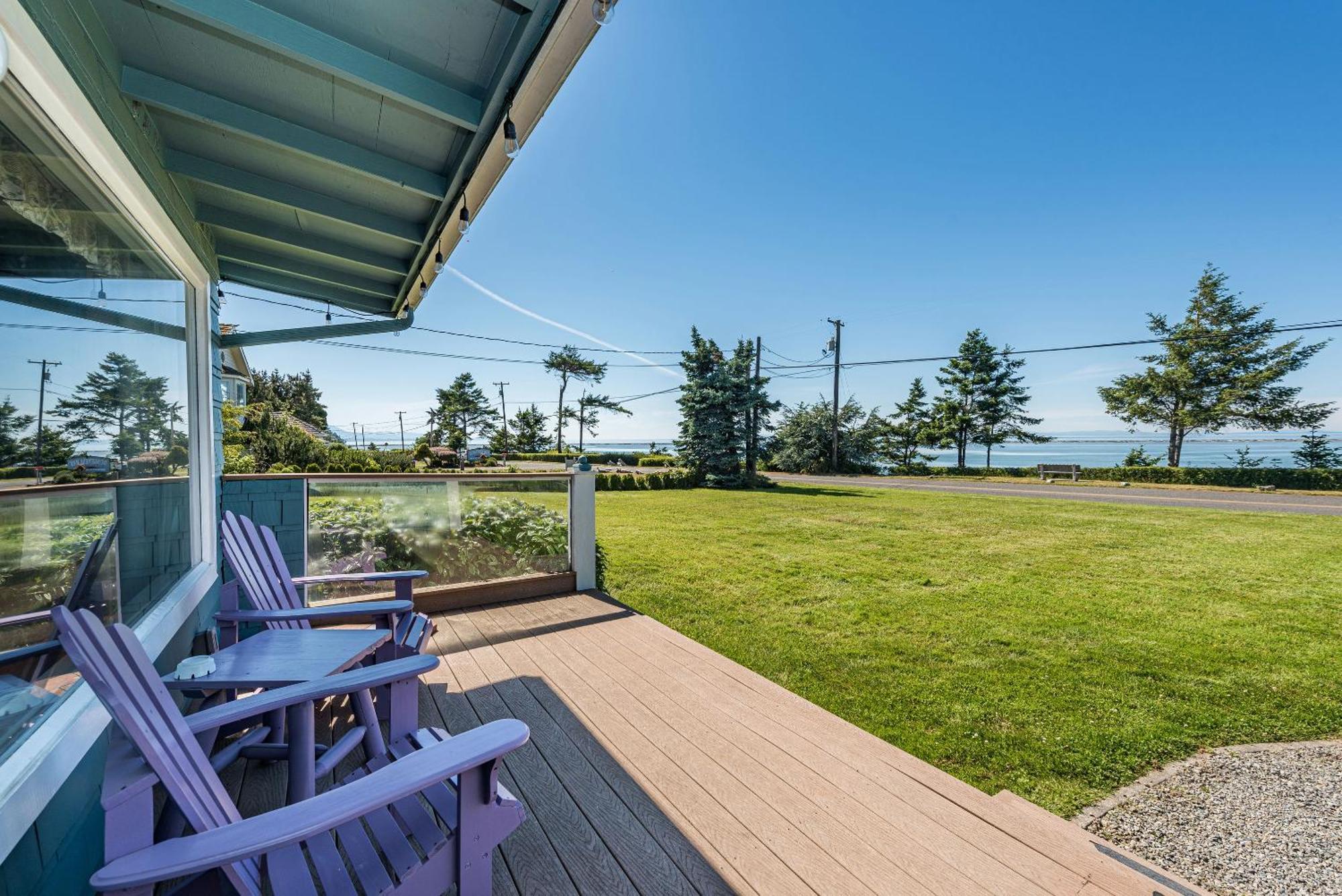 Juan De Fuca Waterfront Hotel & Cottages Сквім Екстер'єр фото
