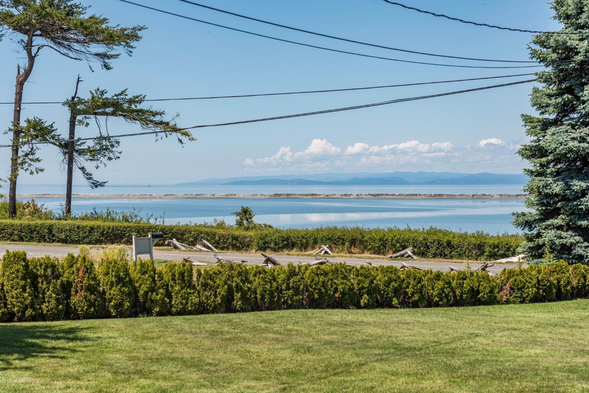 Juan De Fuca Waterfront Hotel & Cottages Сквім Екстер'єр фото